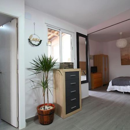 Suite Puerta Osario Con Terraza Sevilla Exterior foto